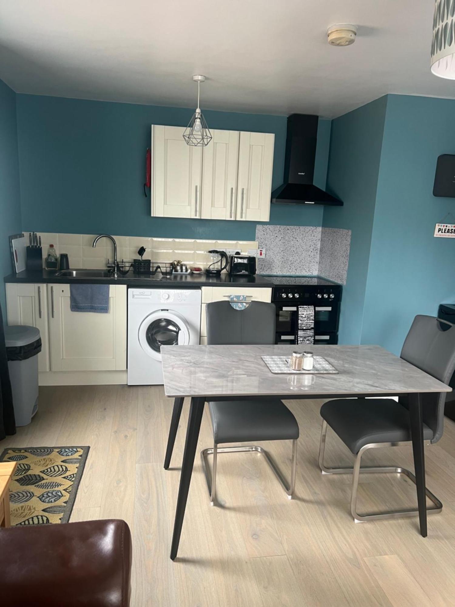 'Kodi'S Place' Well Appointed 1 Bedroom Apartment With Excellent Transport Links And Free Wi-Fi Whiteabbey Exterior photo